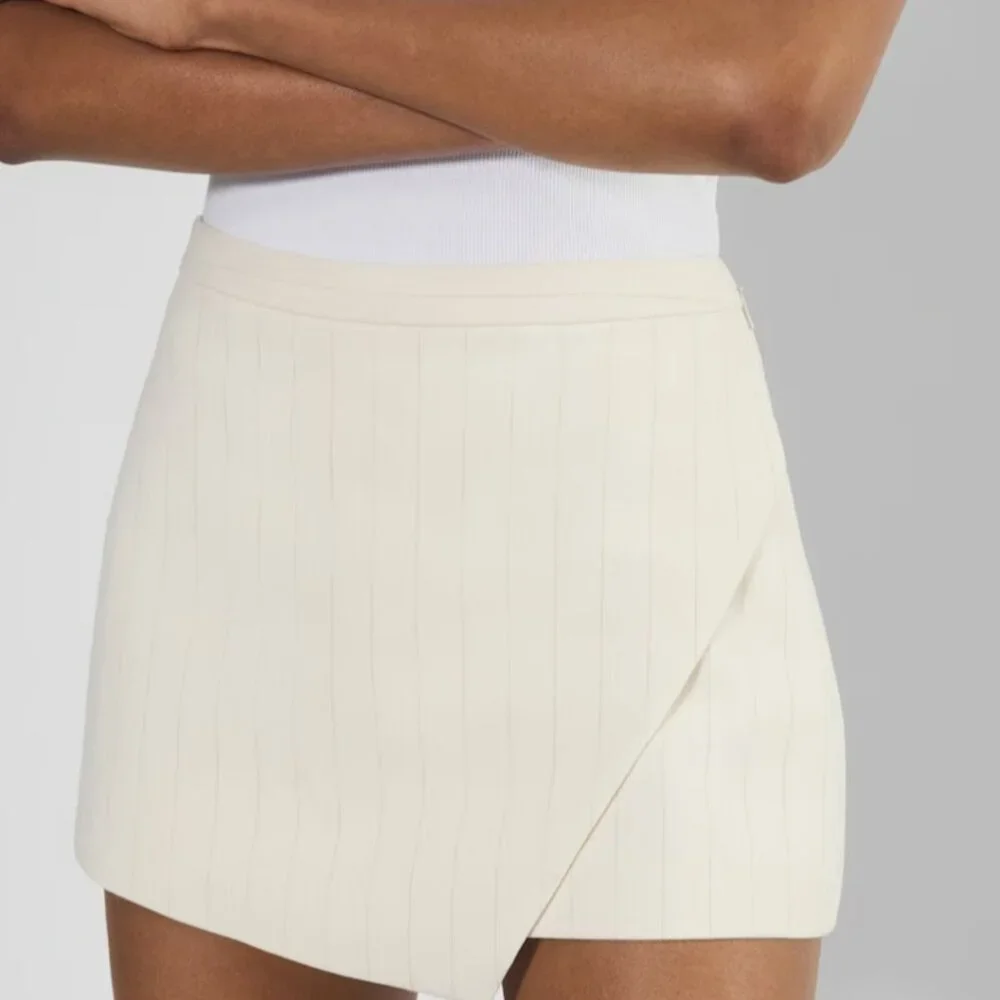 NWT Aritzia BABATON Kelly Skort 6 - Picture 5 of 7
